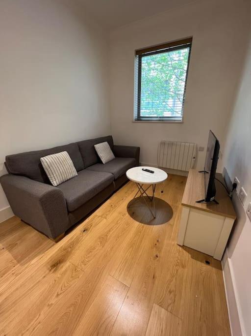 Cozy Modern Apartment In Croydon Central Eksteriør billede